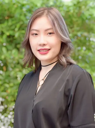 นางสาวเฟินฟาง วัชรนุกุลเกียรติ