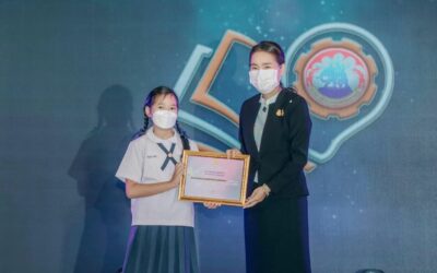 เด็กหญิงณิชารีย์ รุ่งกรุด ได้รับการคัดเลือก รับรางวัล “นักเรียนโรงเรียนเอกชนผู้สร้างชื่อเสียงระดับประเทศ” ประจำปี 2565
