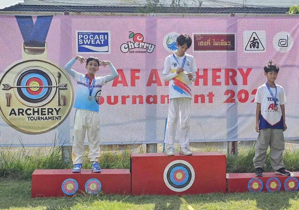 ด.ช. จินต์ธนัช ตราชู (น้องนะโม-เจ) ชั้น ป.5/1 จากการแข่งขัน รุ่น Recurve  U12 Men