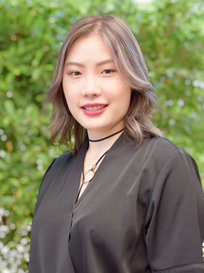 นางสาวเฟินฟาง วัชรนุกุลเกียรติ