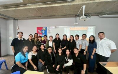 การอบรมครั้งนี้มุ่งเน้นการพัฒนาทักษะและเทคนิคการสอนภาษาอังกฤษสำหรับครูผู้สอน ผ่านหลักสูตร My First English Adventure (MFEA)